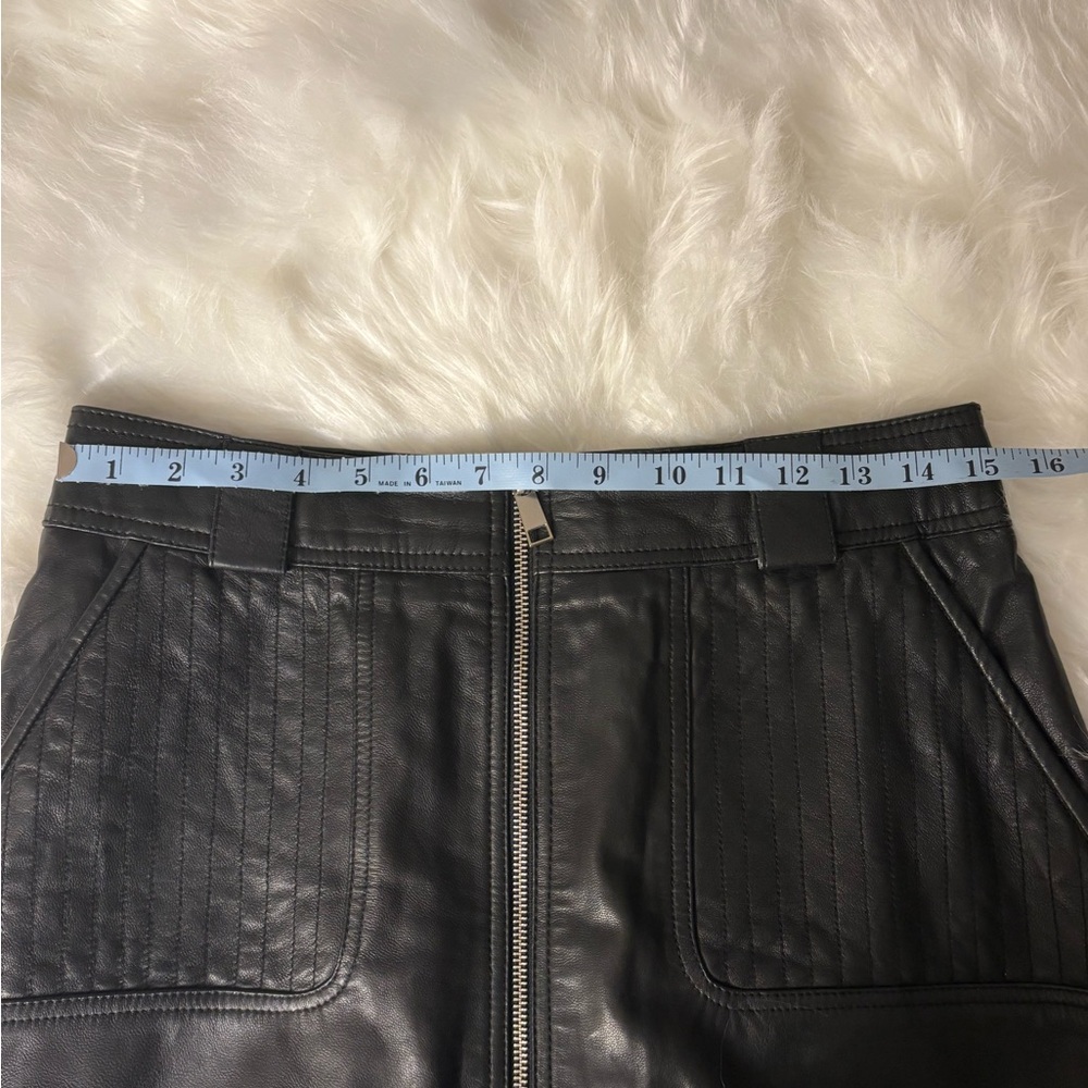 Topshop Black Zippered Mini Skirt - Picture 4 of 6